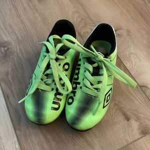 Umbria size 10 boys soccer cleats